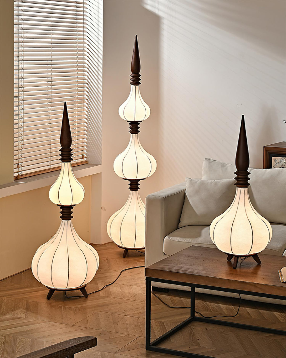 Pagoda lampa stojąca