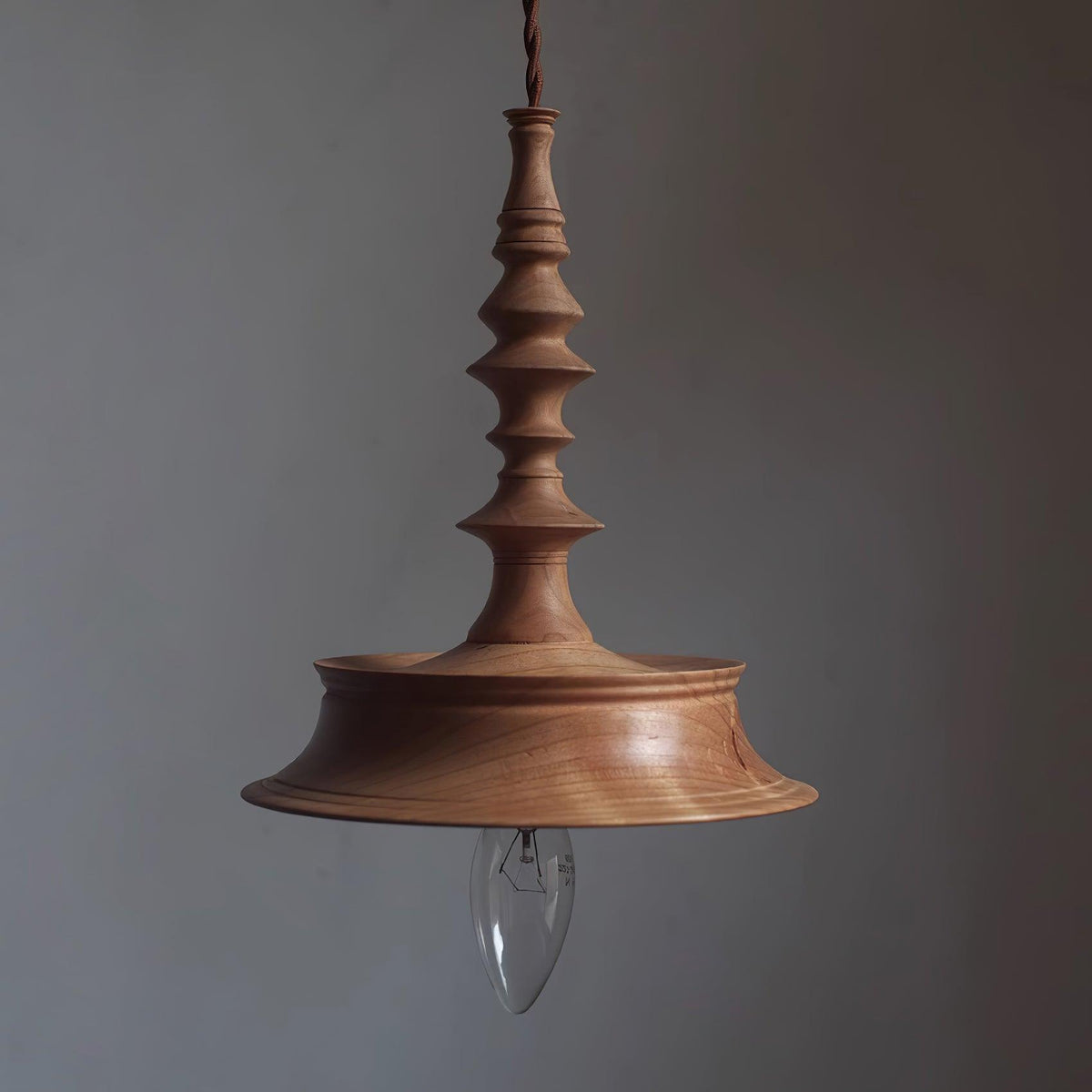 Oreliina lampa wisząca