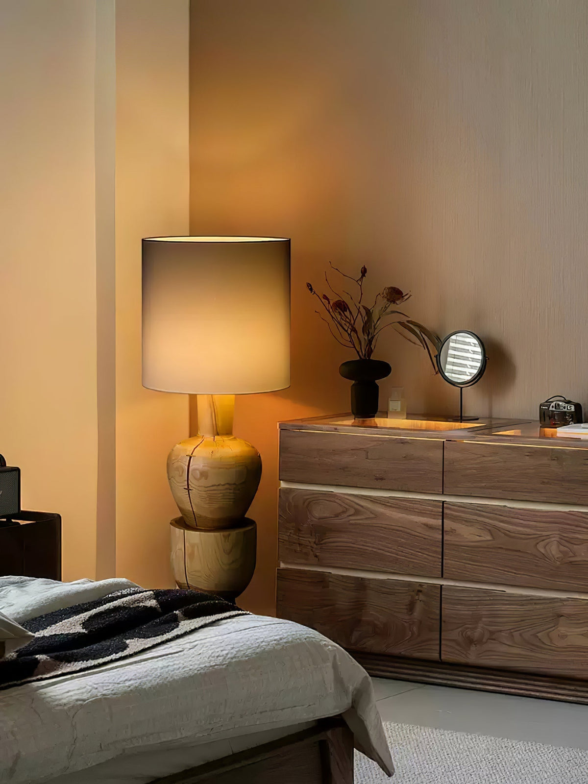 Flynis lampa stołowa z drewna