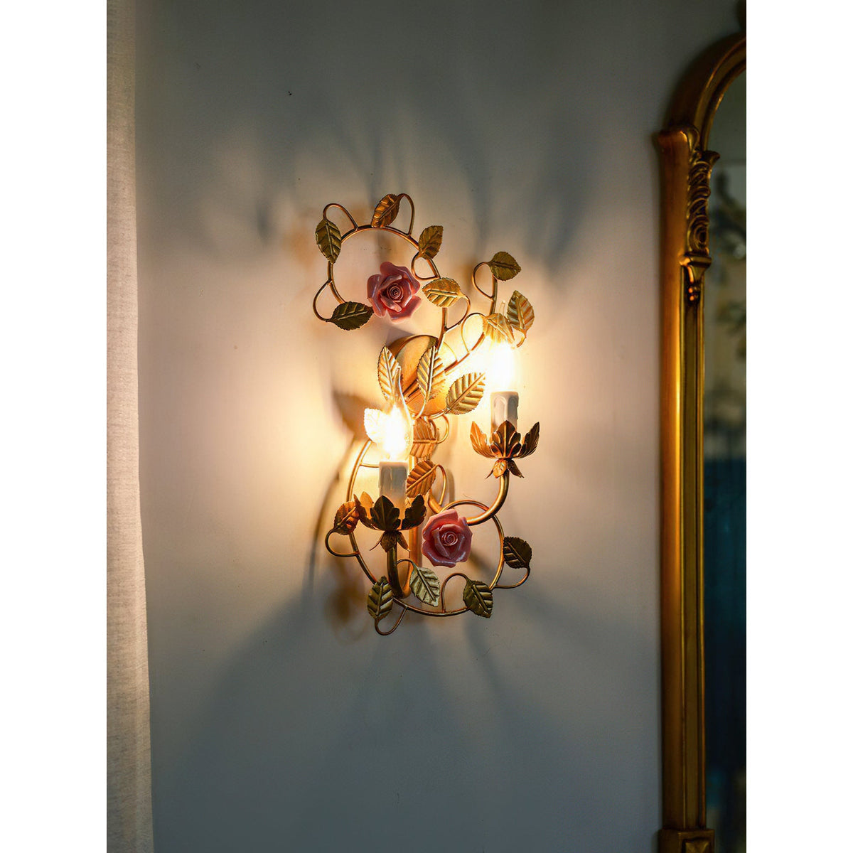 Blossom kinkiet ceramiczny w stylu vintage z różem