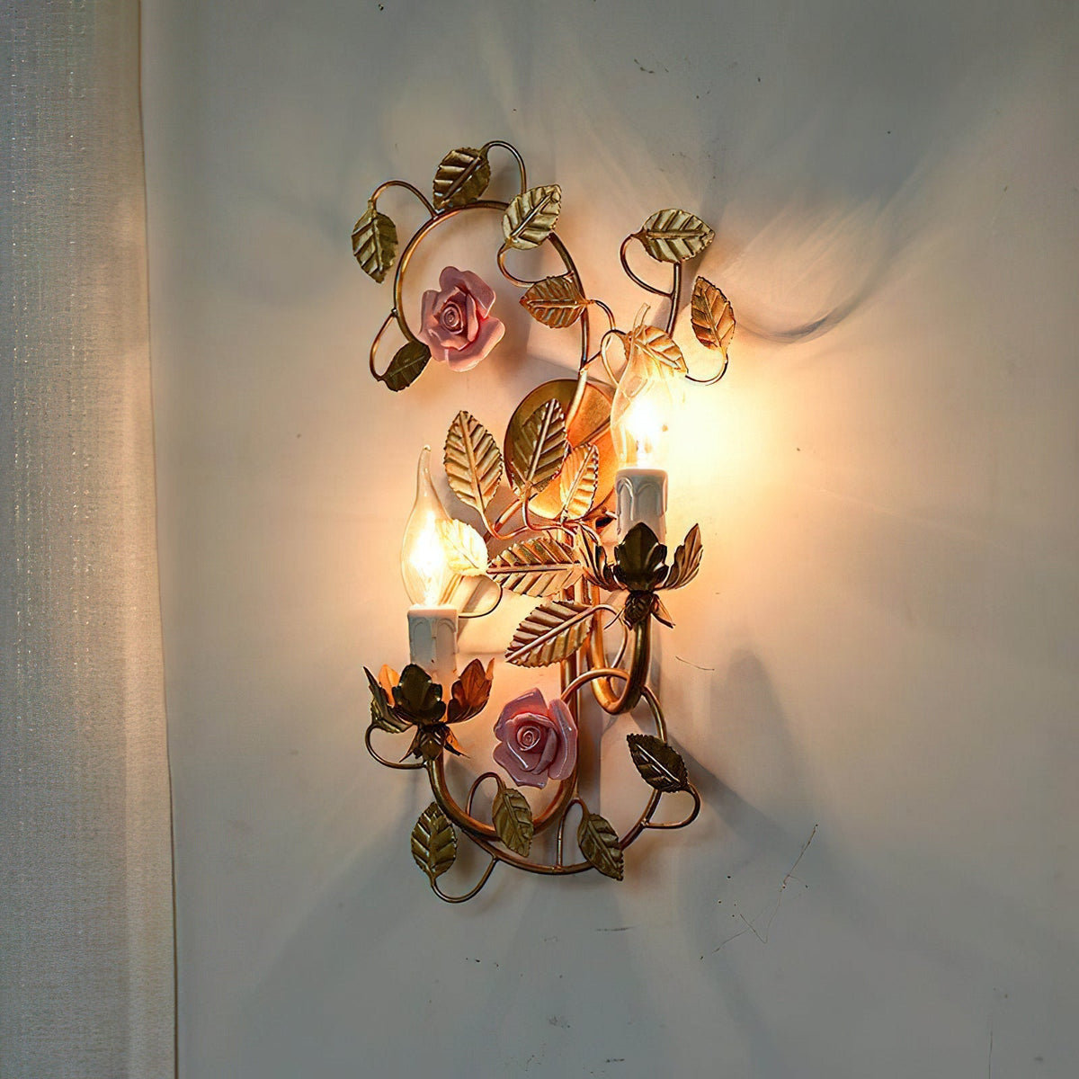 Blossom kinkiet ceramiczny w stylu vintage z różem