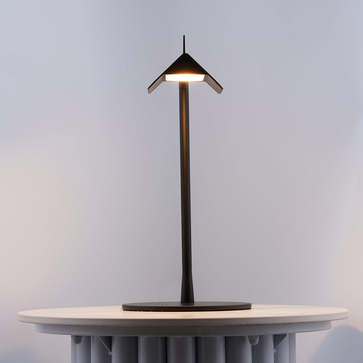 Cilorn minimalistyczna lampa stołowa z akrylu