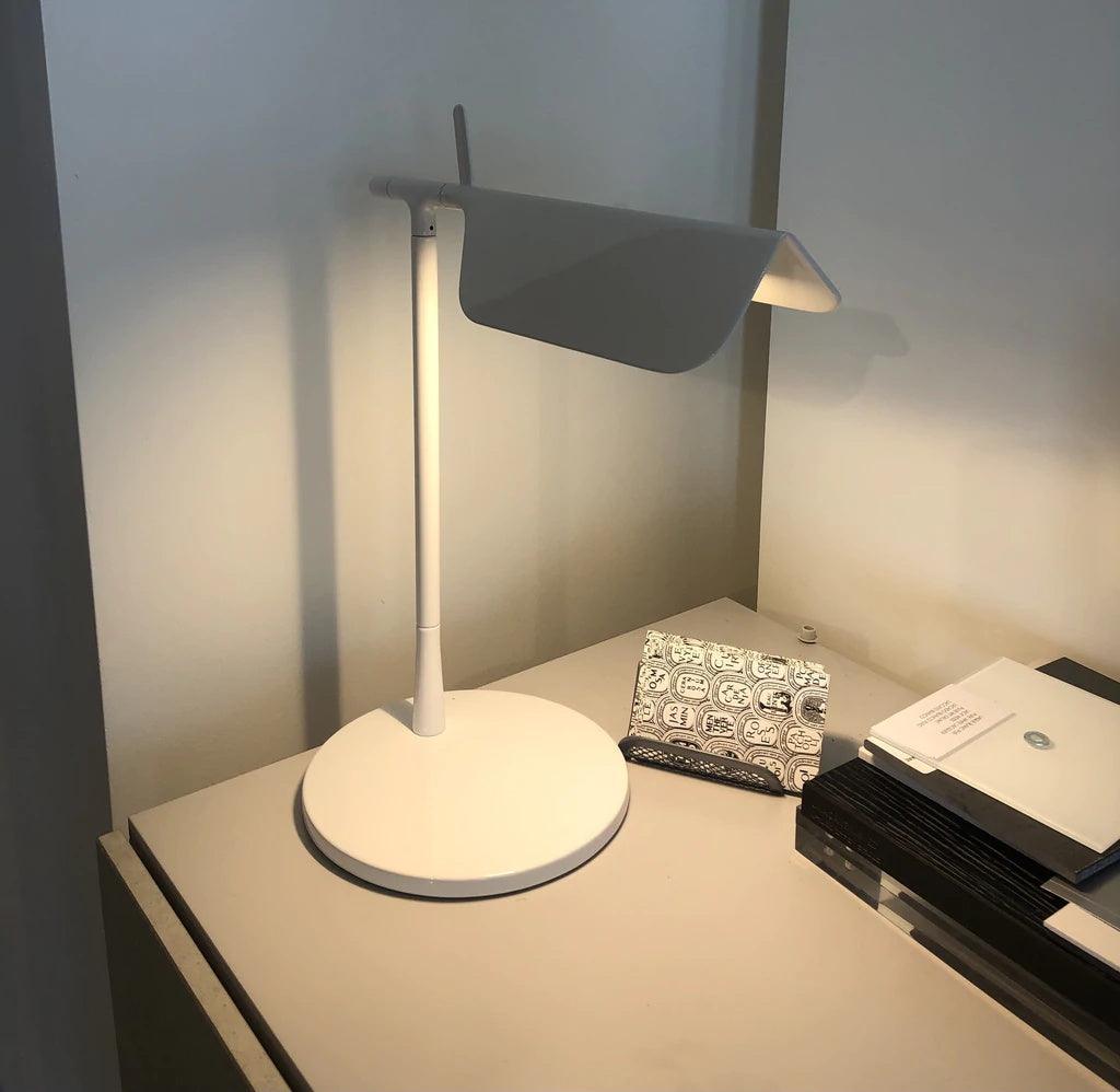 Cilorn minimalistyczna lampa stołowa z akrylu