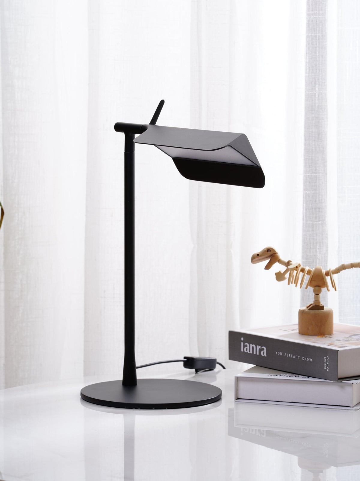 Cilorn minimalistyczna lampa stołowa z akrylu