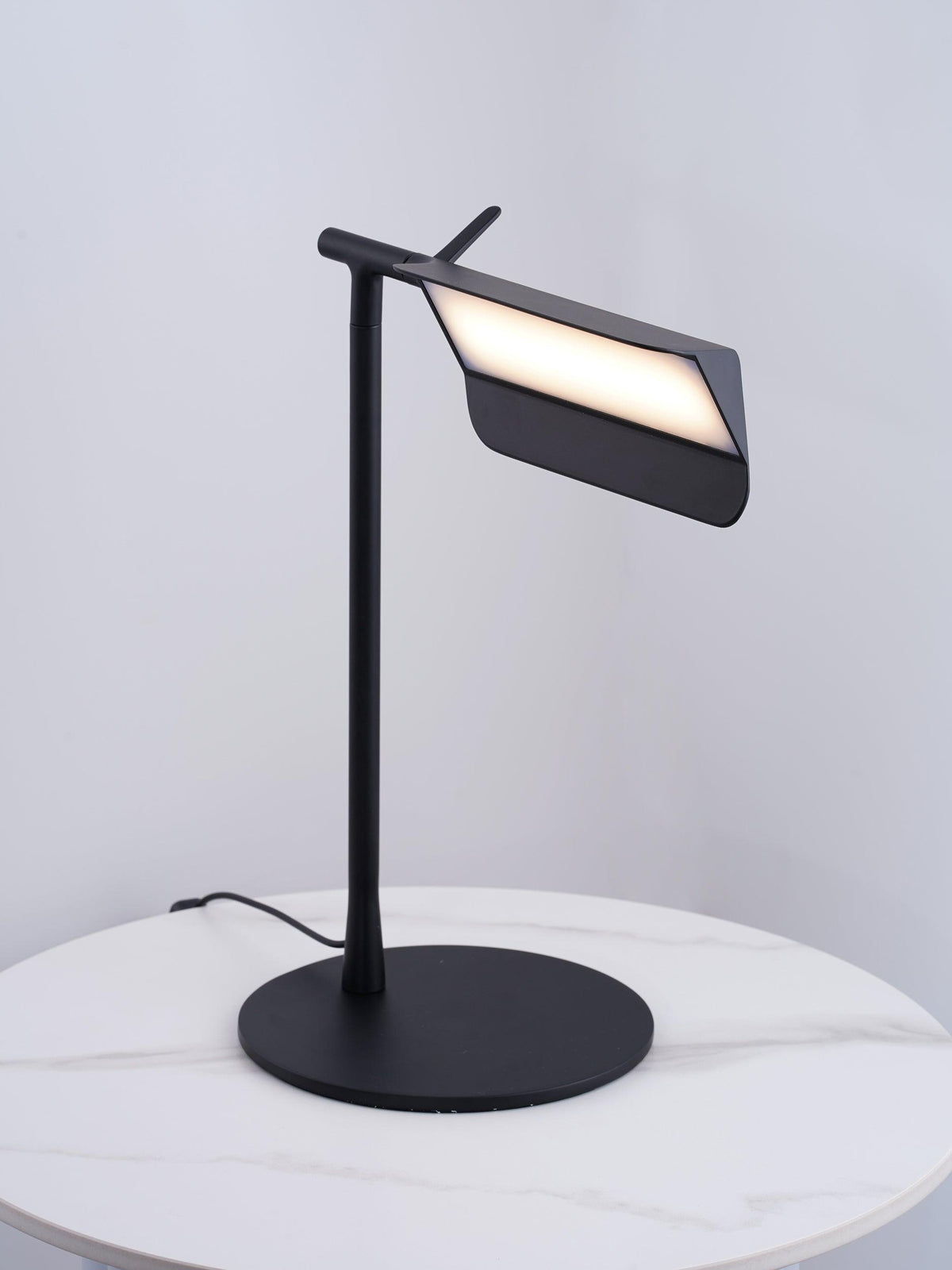 Cilorn minimalistyczna lampa stołowa z akrylu