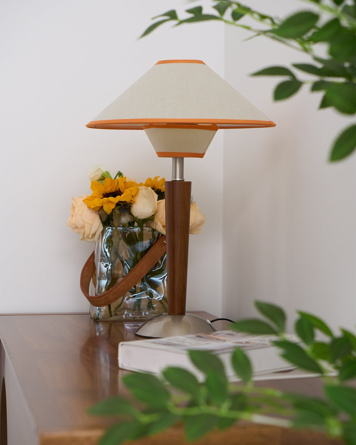 Lampa stołowa Talonwood drewniana