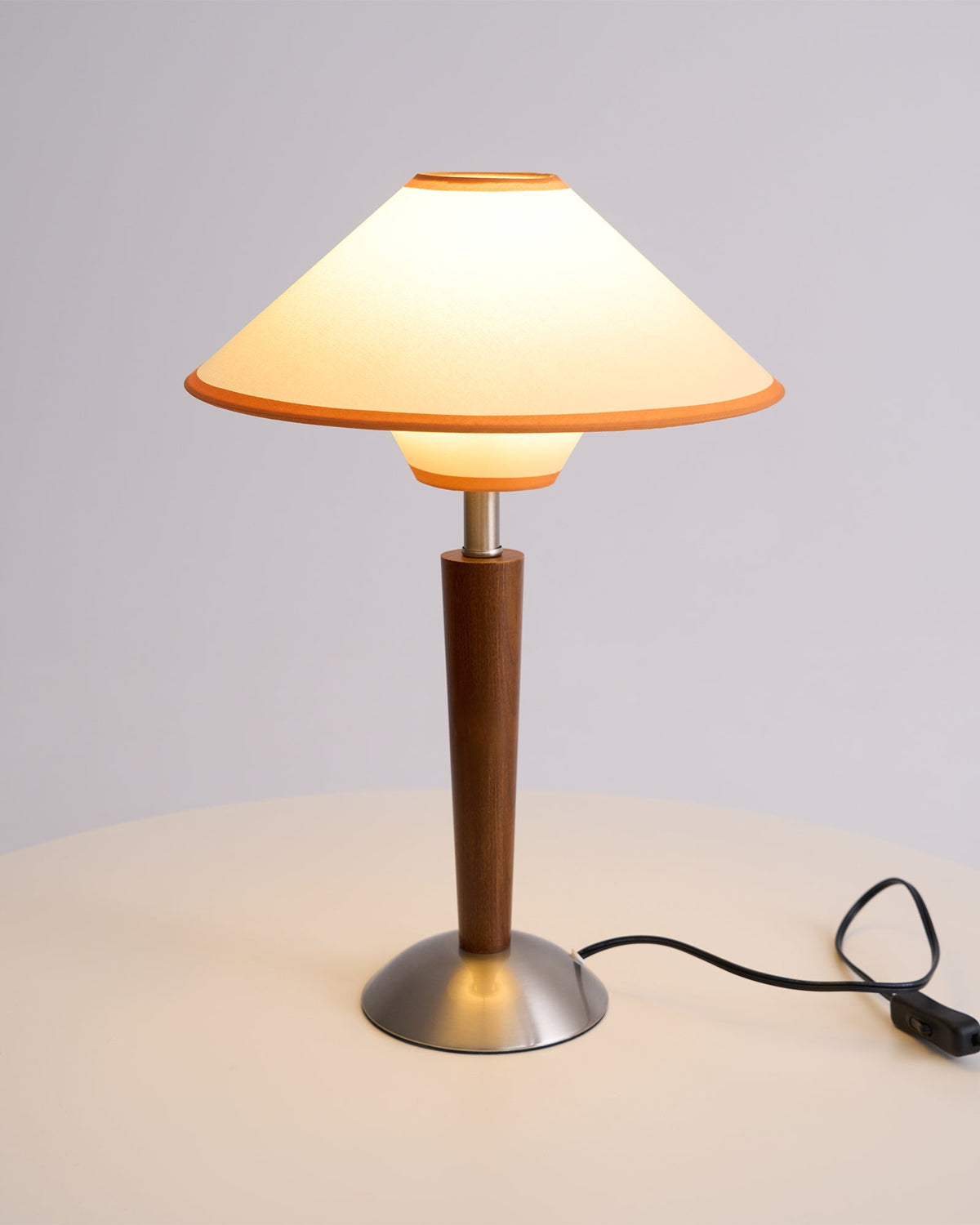 Lampa stołowa Talonwood drewniana
