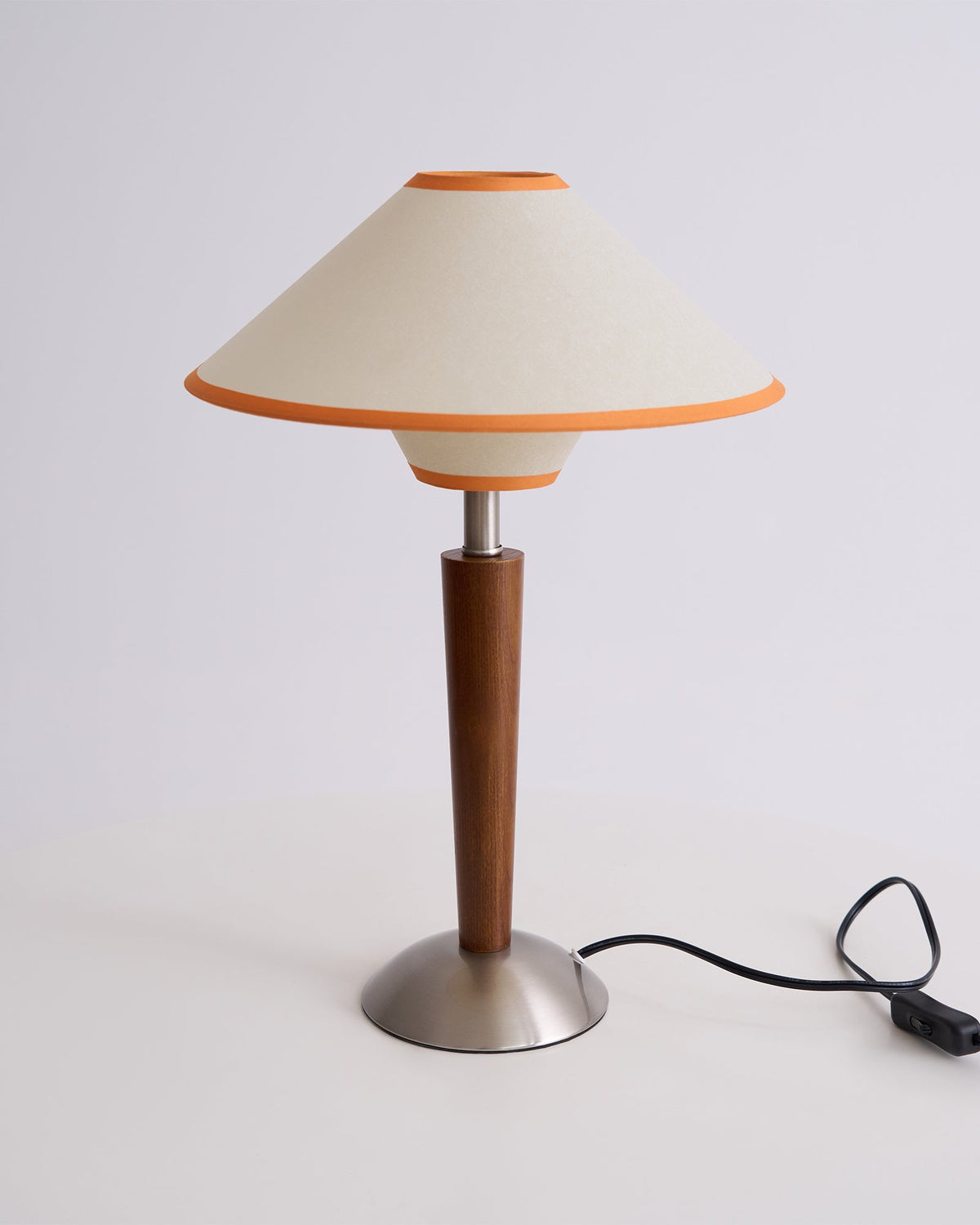 Lampa stołowa Talonwood drewniana