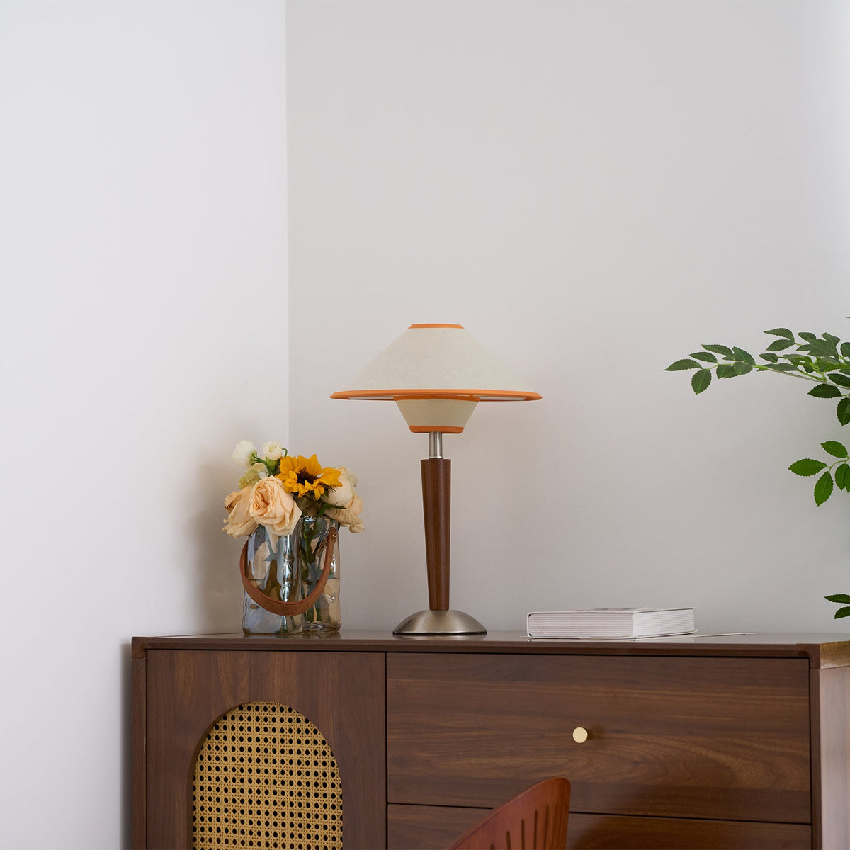 Lampa stołowa Talonwood drewniana