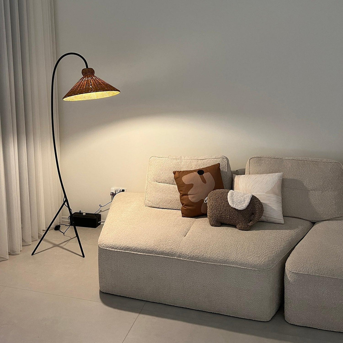Sombrero Rattan Arc lampa stojąca