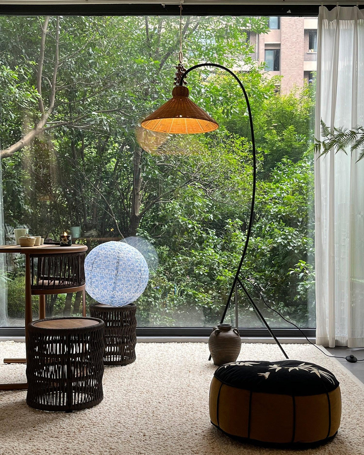 Sombrero Rattan Arc lampa stojąca