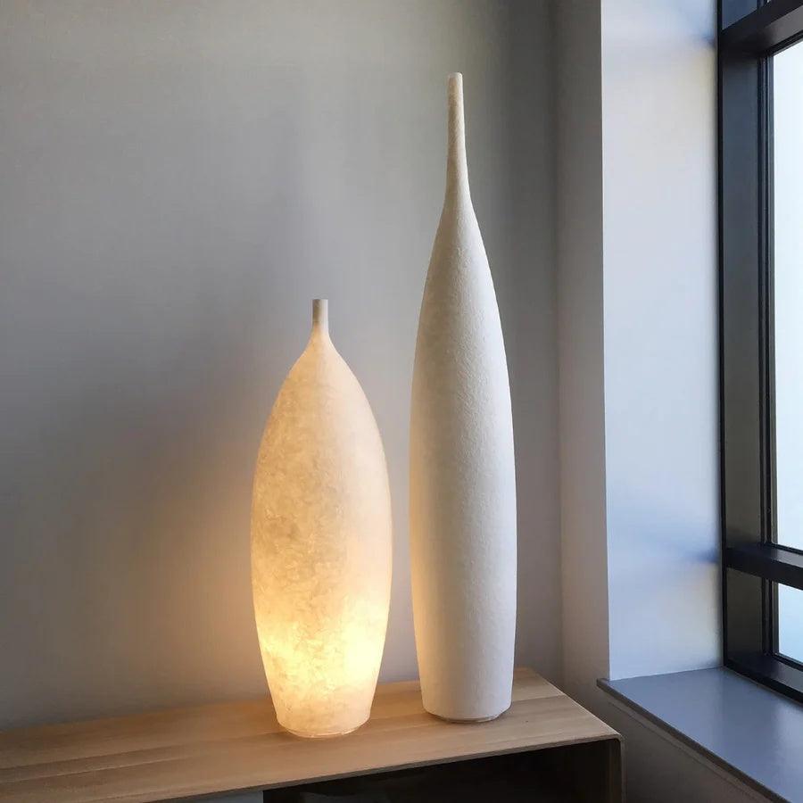 Nirivia nowoczesna lampa stojąca ze żywicy