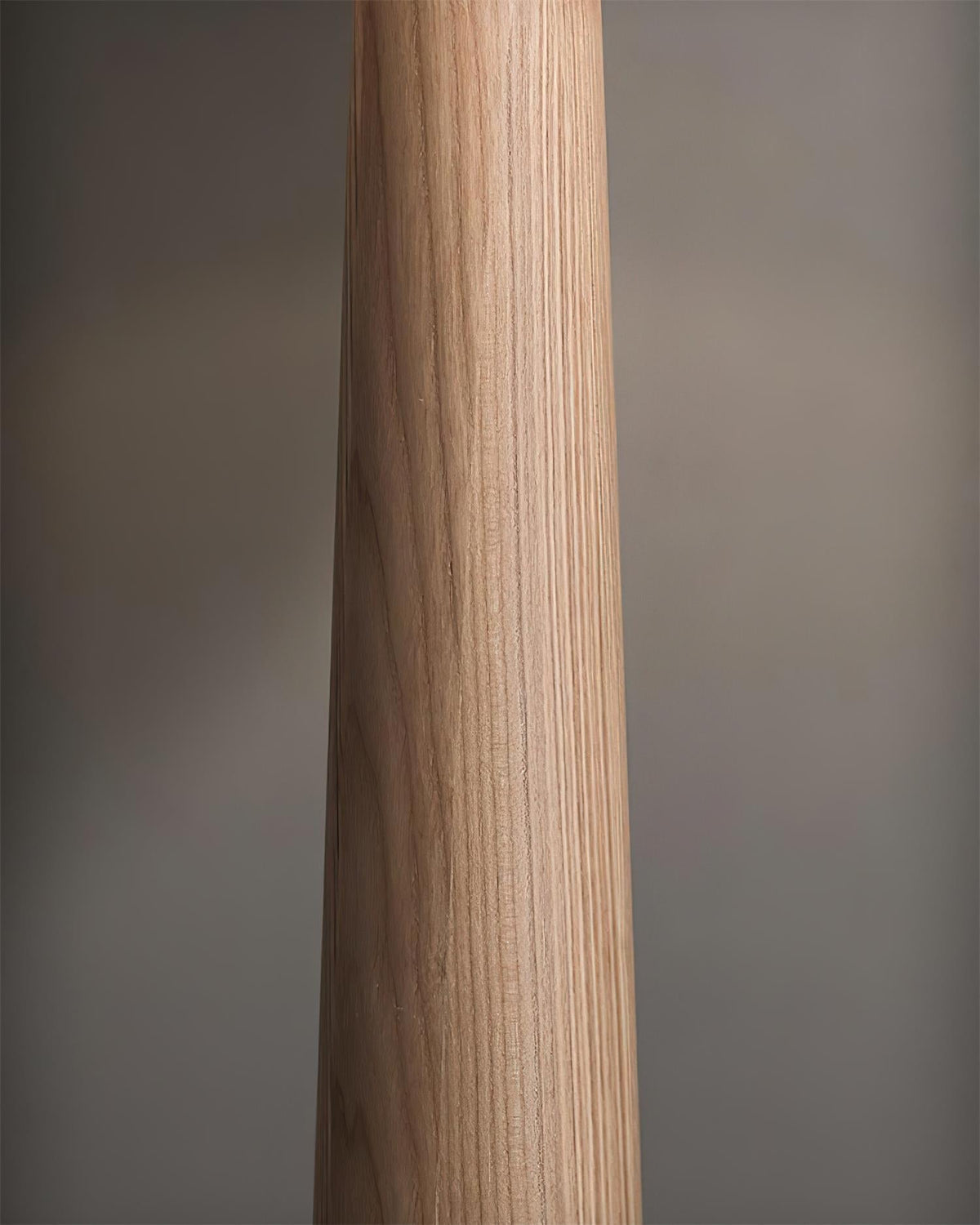 Cone-Gable lampa stojąca