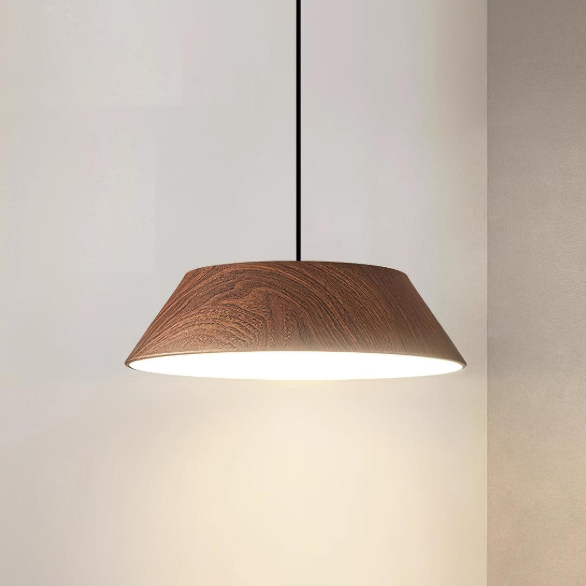 Novain lampa wisząca z fakturą drewna
