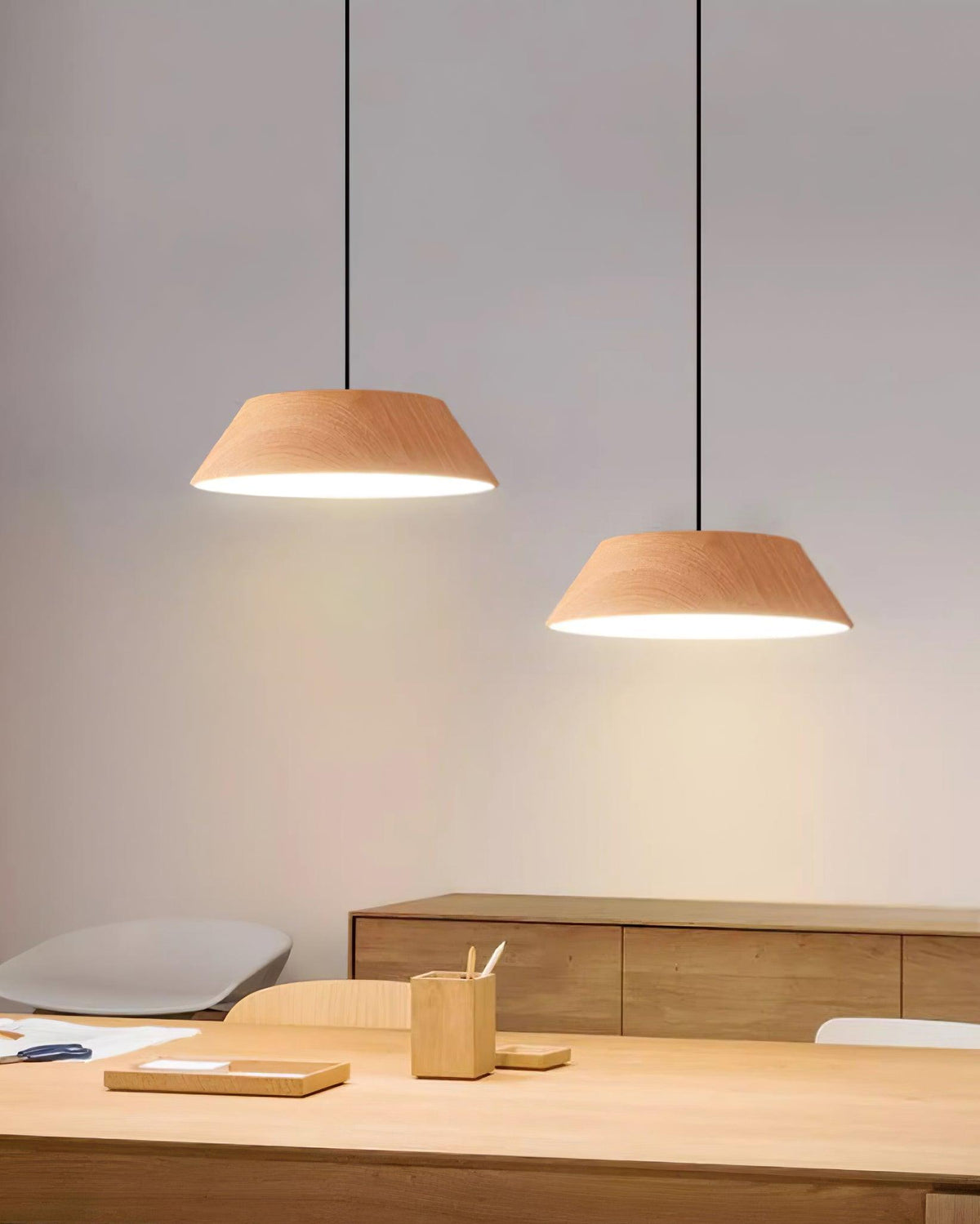 Novain lampa wisząca z fakturą drewna