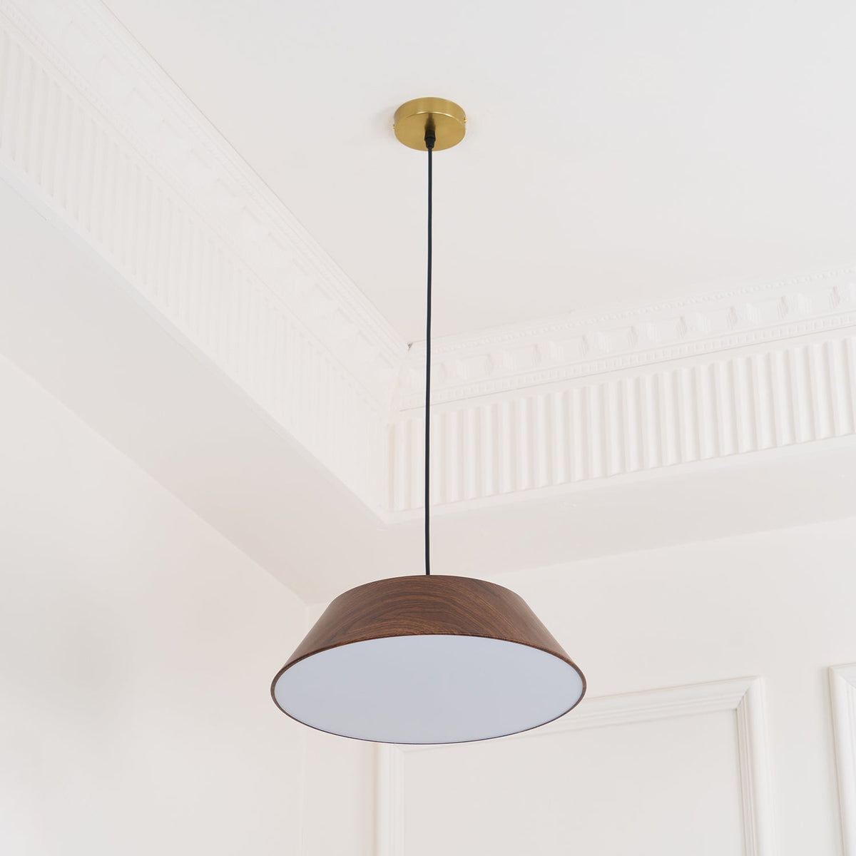 Novain lampa wisząca z fakturą drewna