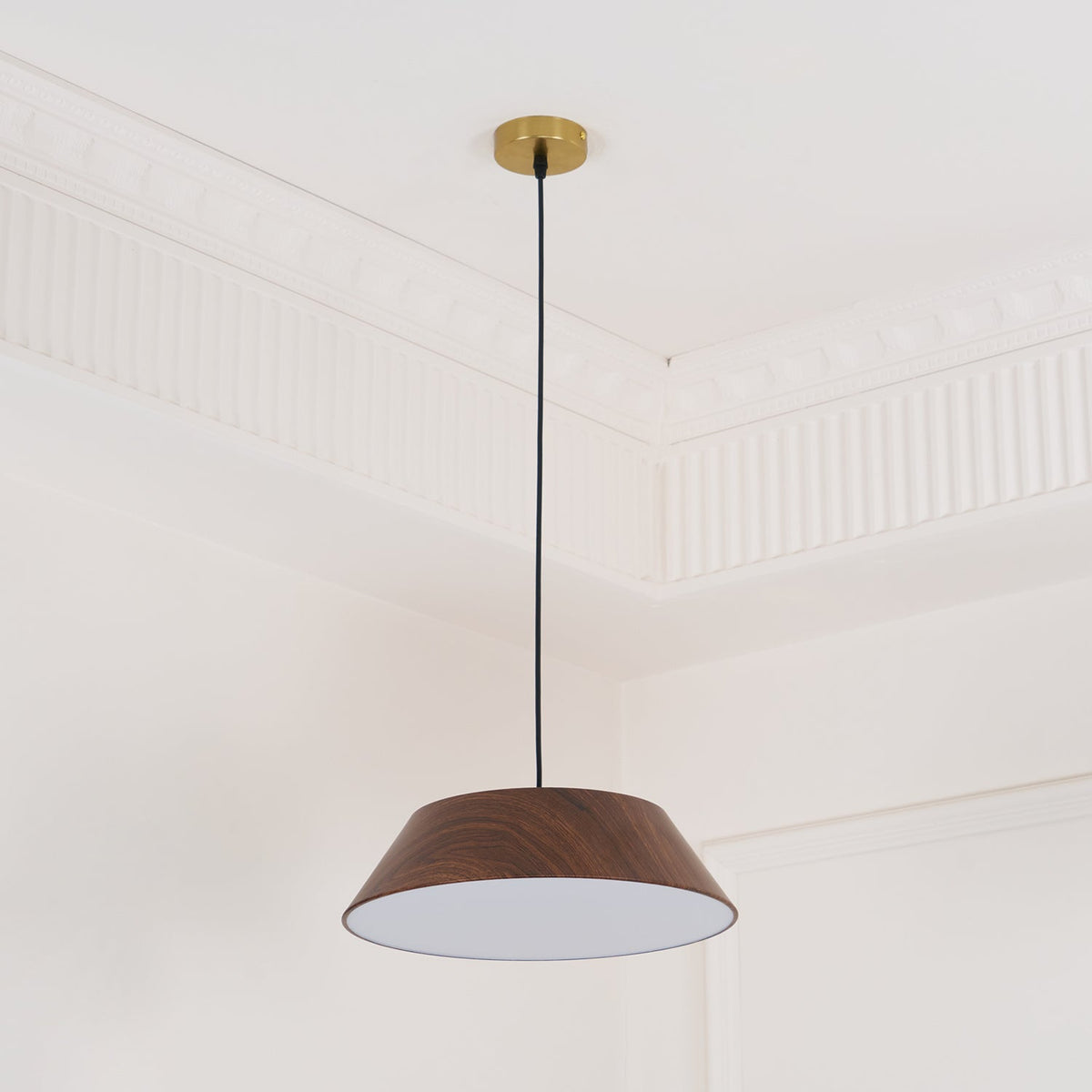 Novain lampa wisząca z fakturą drewna