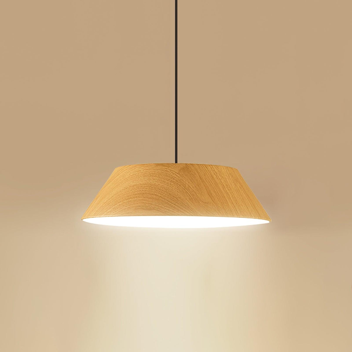Novain lampa wisząca z fakturą drewna