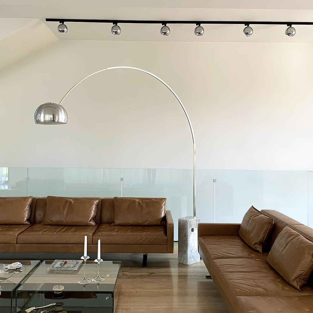Parabola lampa stojąca