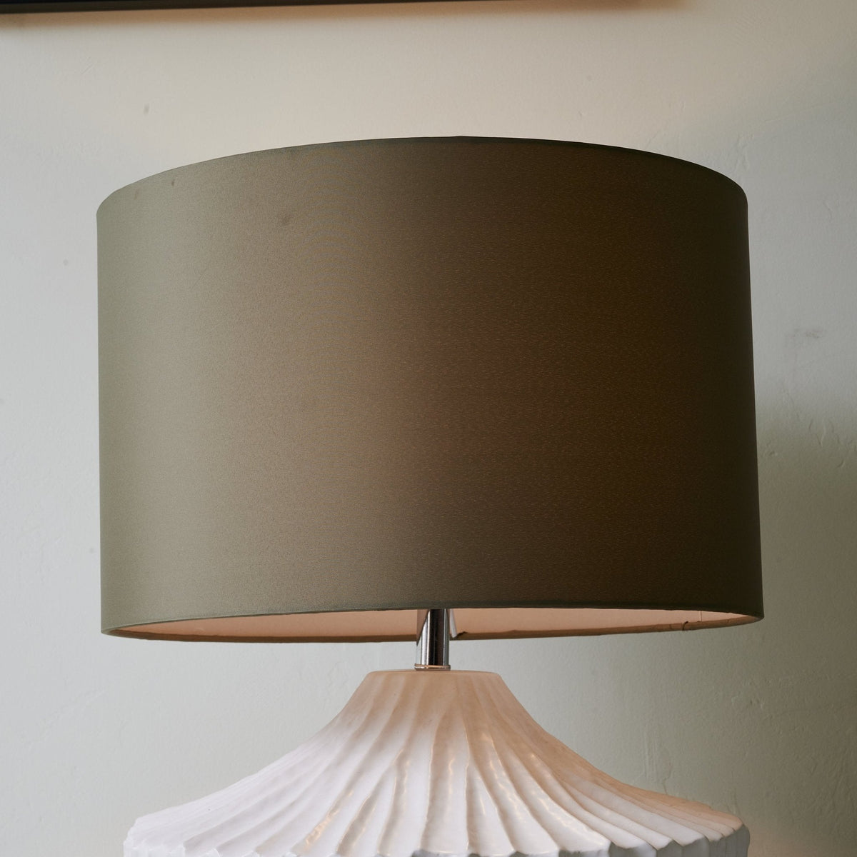 Selinelia minimalistyczna lampa stołowa
