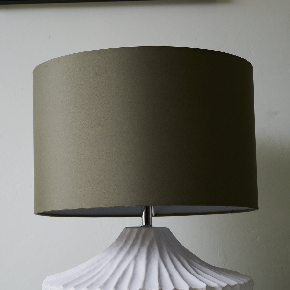 Selinelia minimalistyczna lampa stołowa