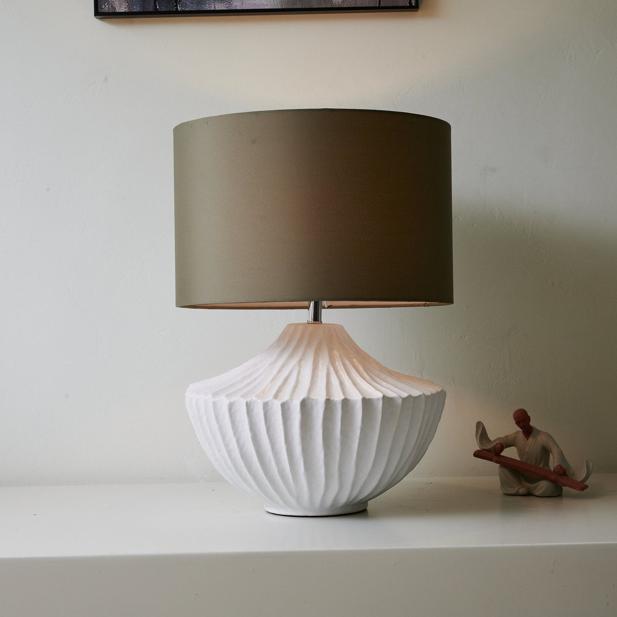 Selinelia minimalistyczna lampa stołowa