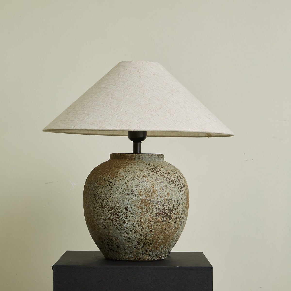 Wells rustykalna lampa stołowa z ceramiki