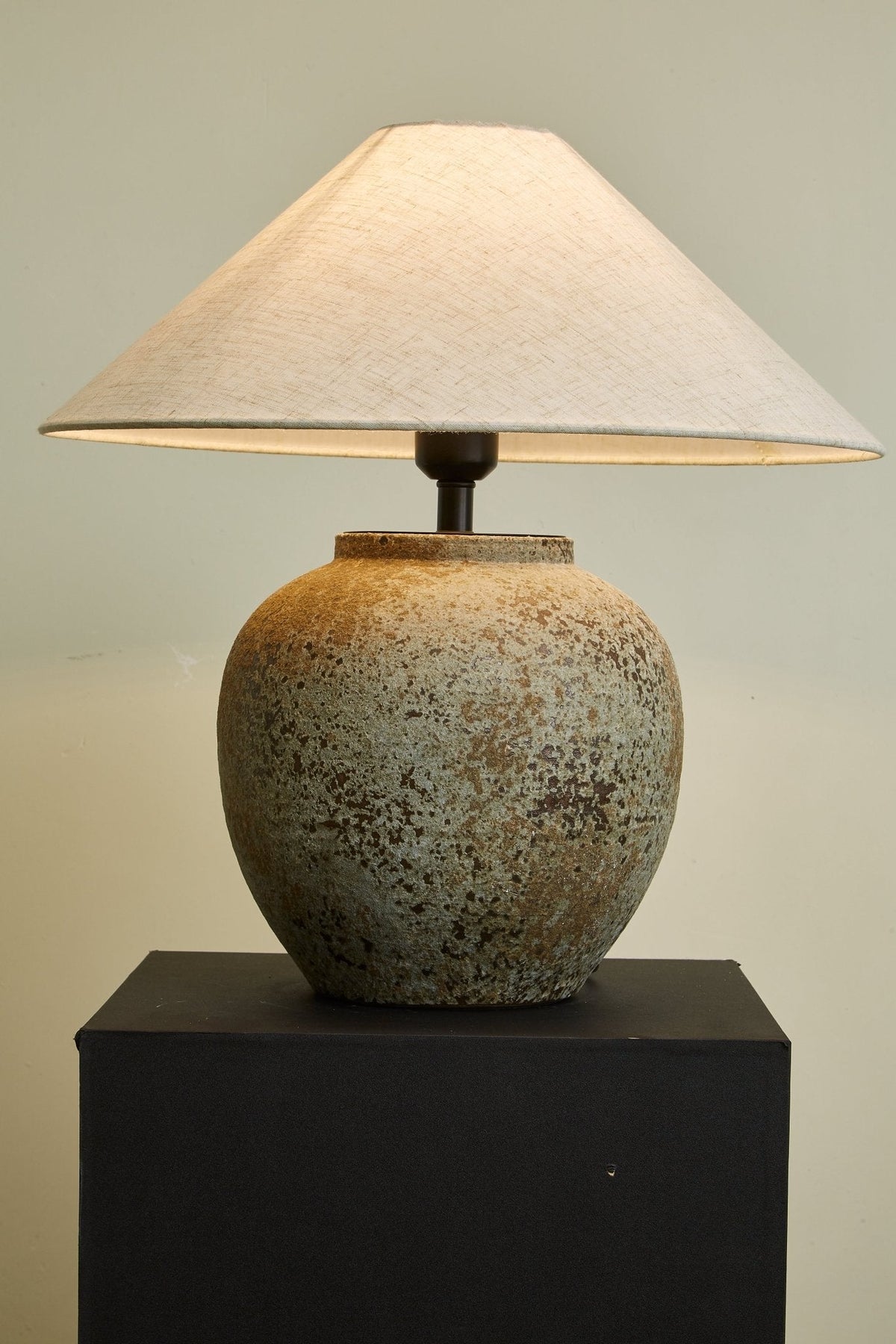 Wells rustykalna lampa stołowa z ceramiki