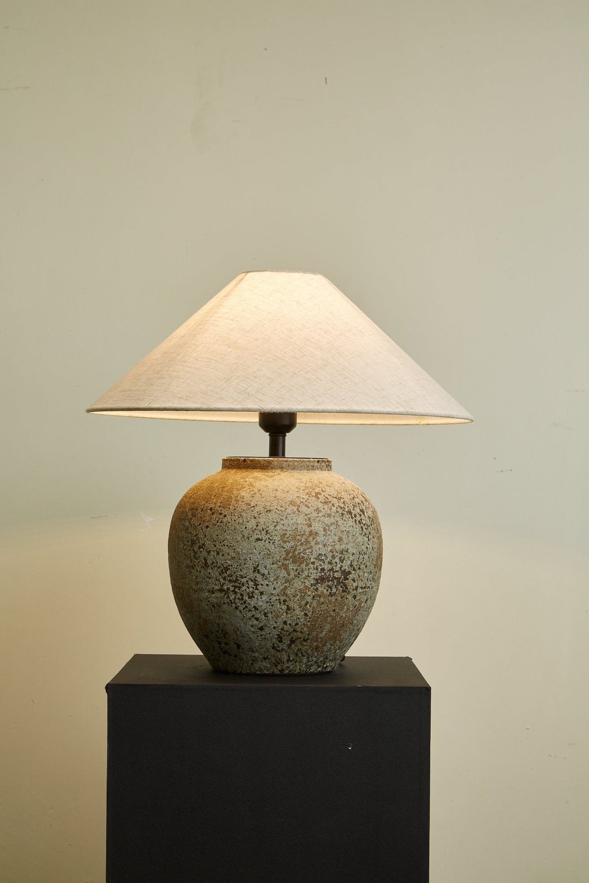Wells rustykalna lampa stołowa z ceramiki