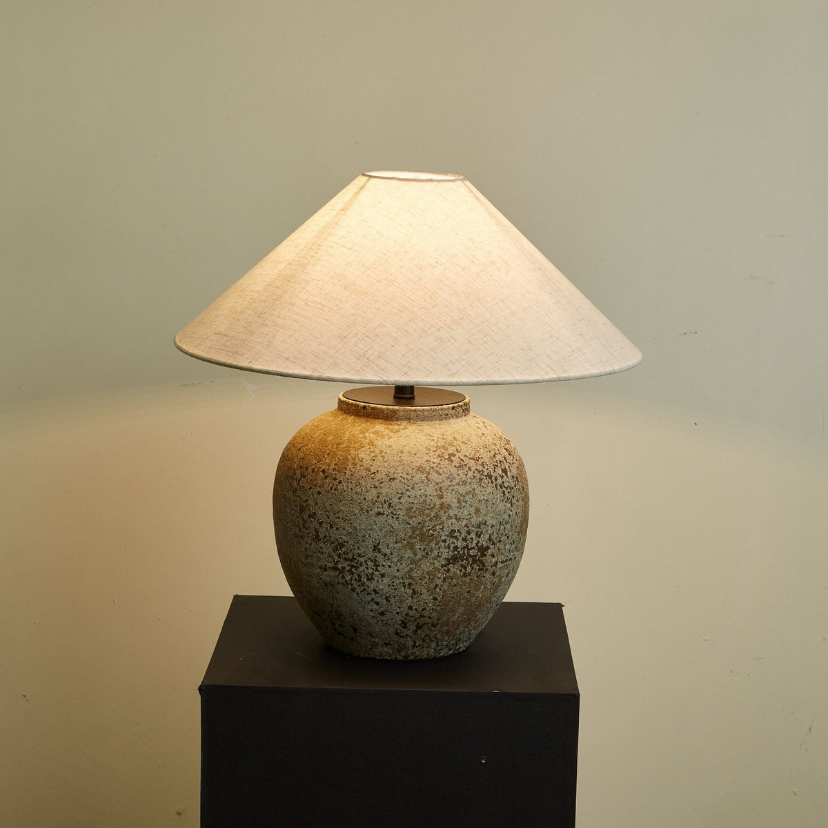 Wells rustykalna lampa stołowa z ceramiki