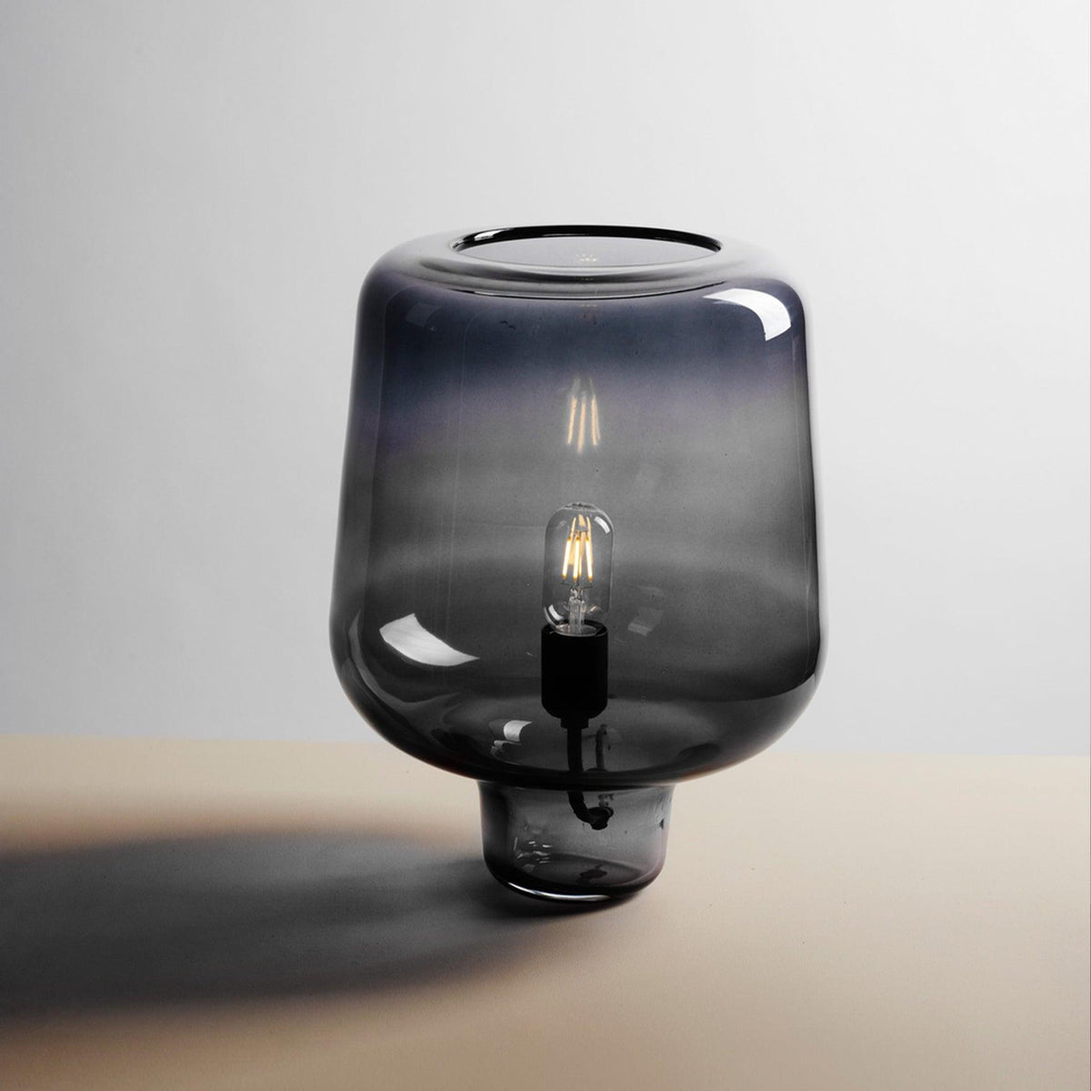 Eanlari nowoczesna lampa stołowa ze szkła