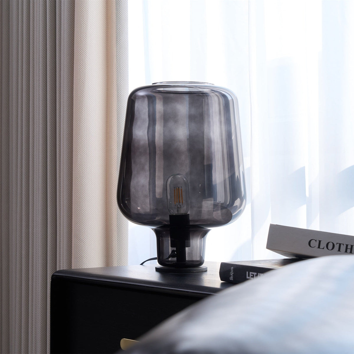 Eanlari nowoczesna lampa stołowa ze szkła