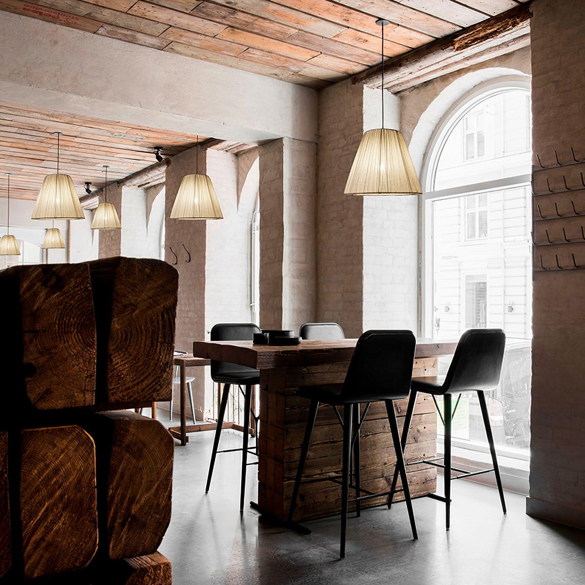 Docan wisząca lampa retro z płótna