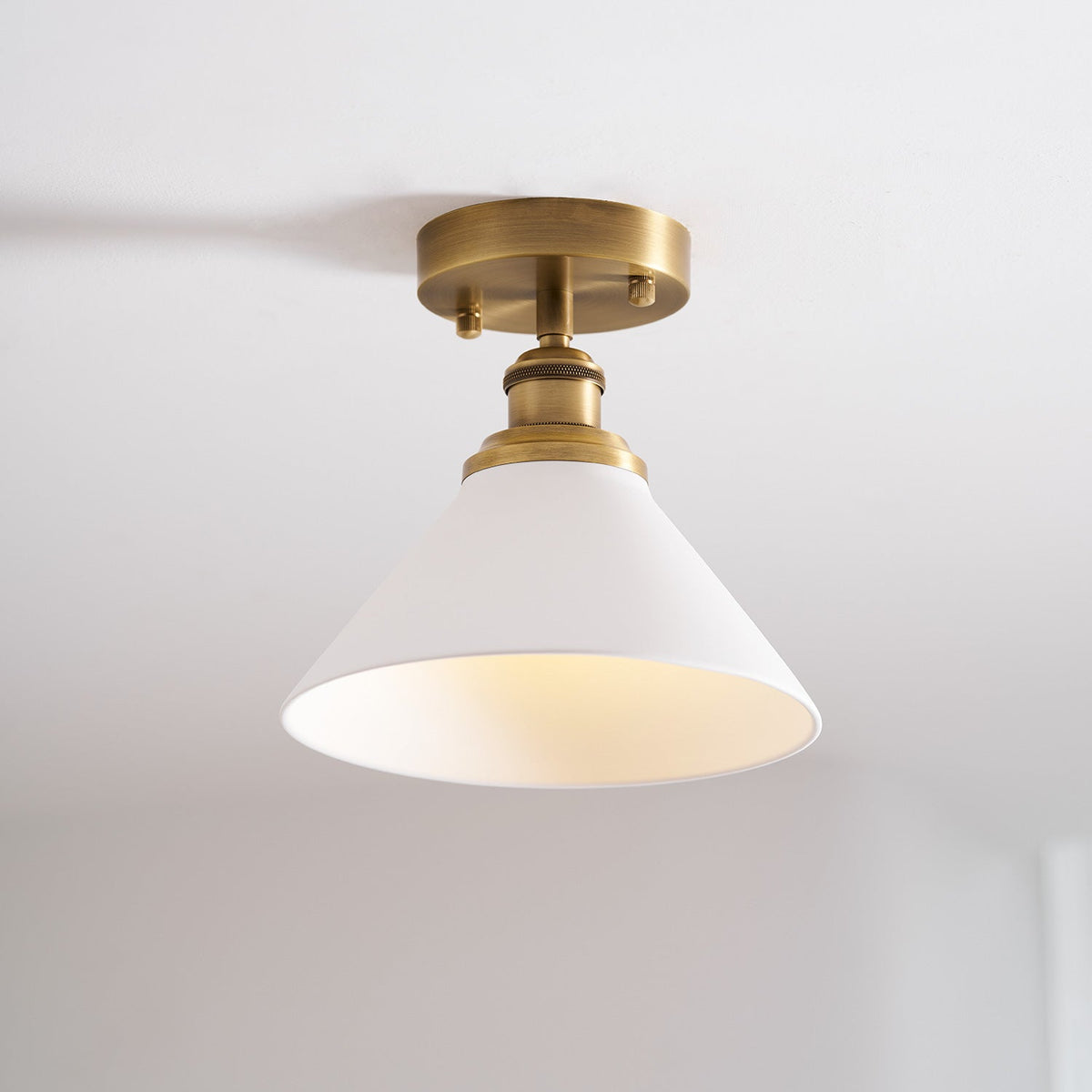 Aureleon minimalistyczna lampa sufitowa z miedzi