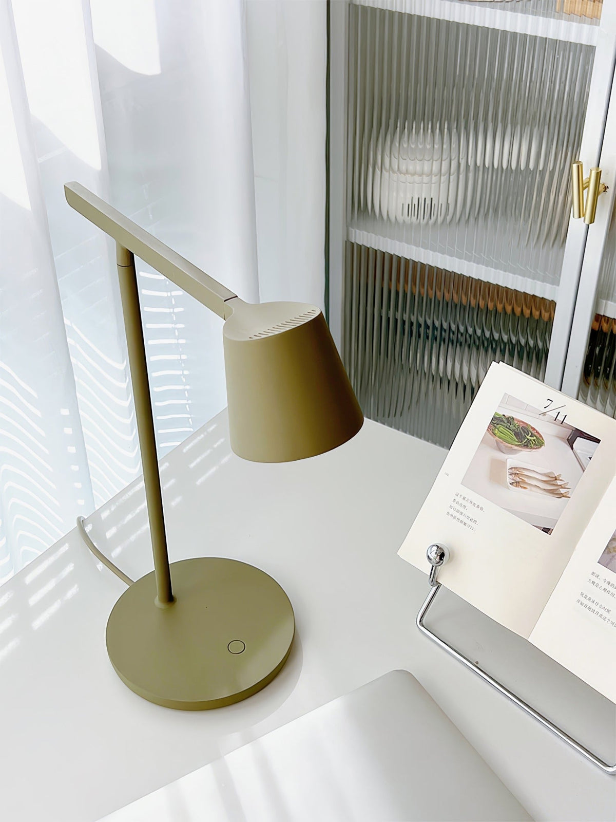 Caelthorne Core lampa stołowa