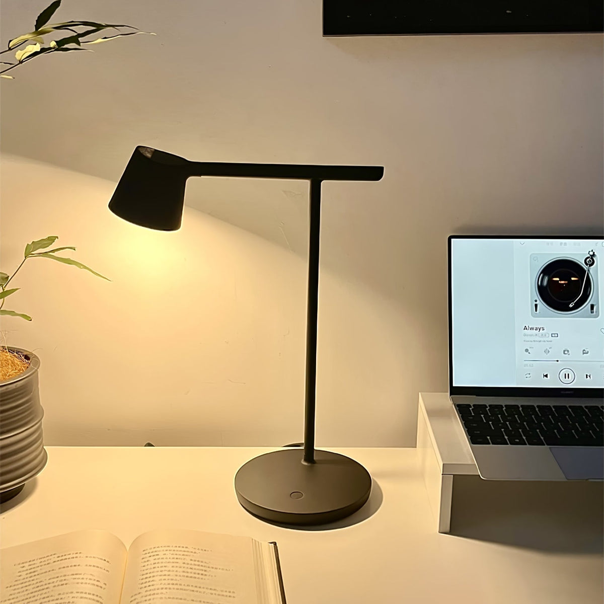 Caelthorne Core lampa stołowa