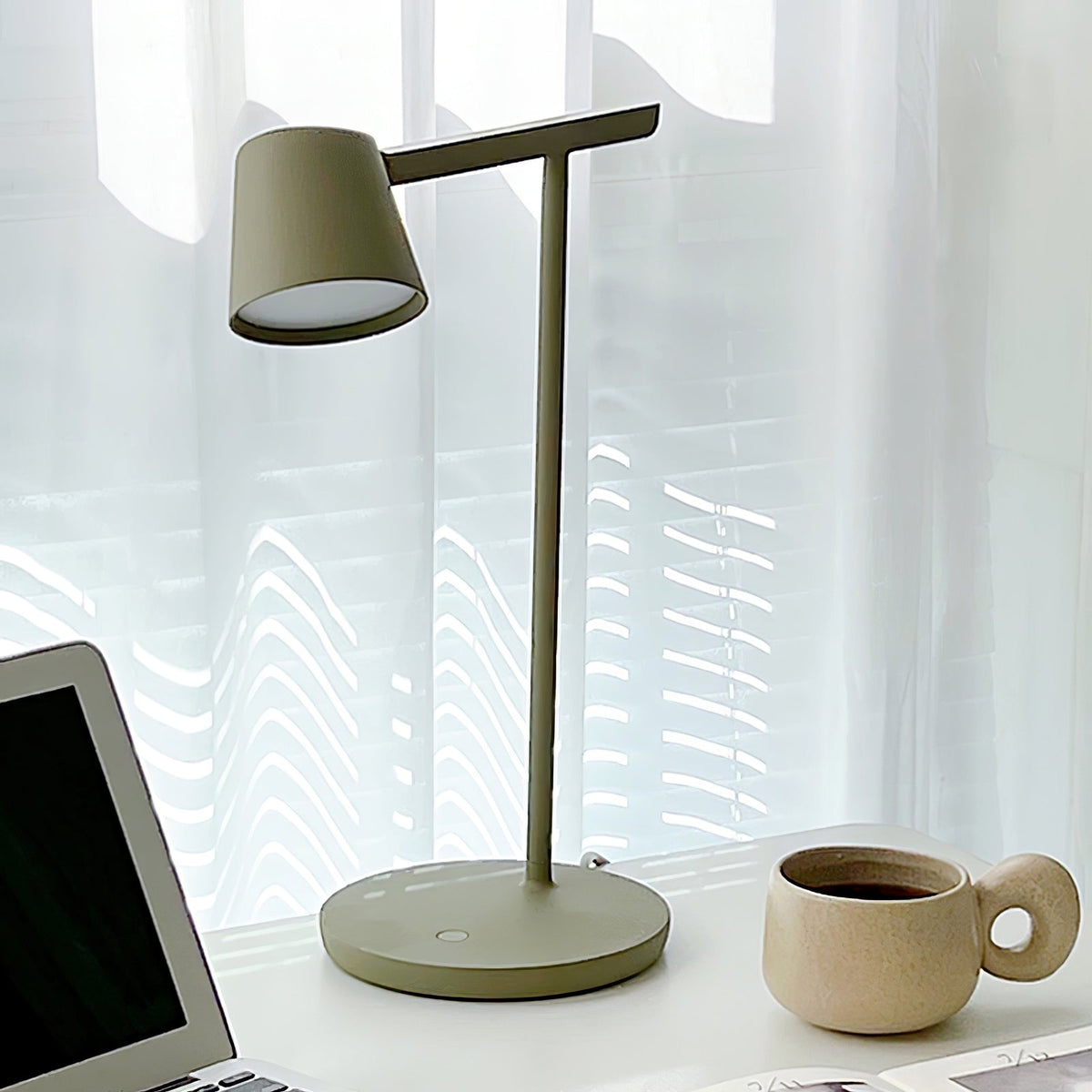 Caelthorne Core lampa stołowa