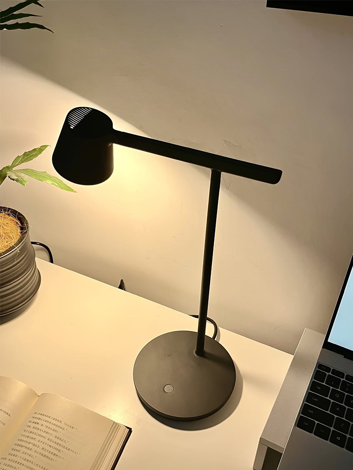 Caelthorne Core lampa stołowa
