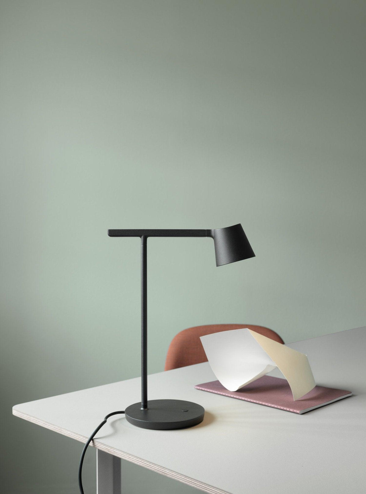 Caelthorne Core lampa stołowa