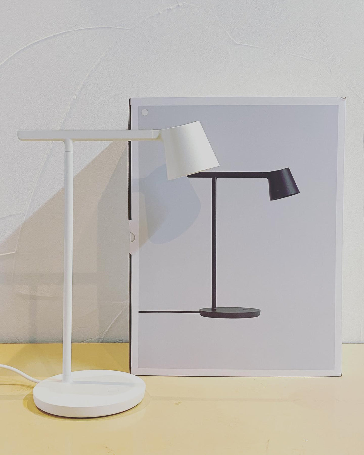 Caelthorne Core lampa stołowa