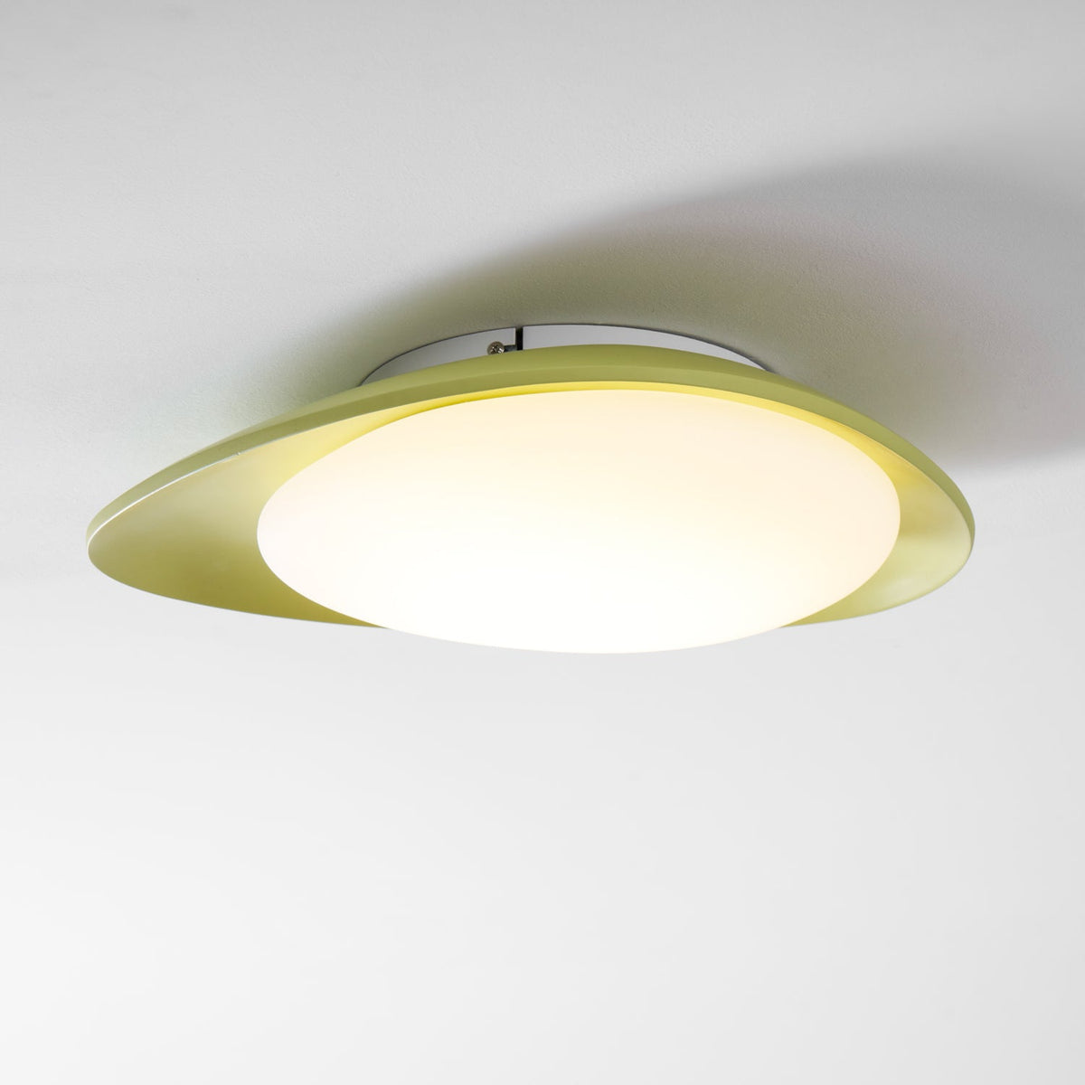 Lampa wisząca Poe z żywicy, kształt owalny, styl nowoczesny i współczesny