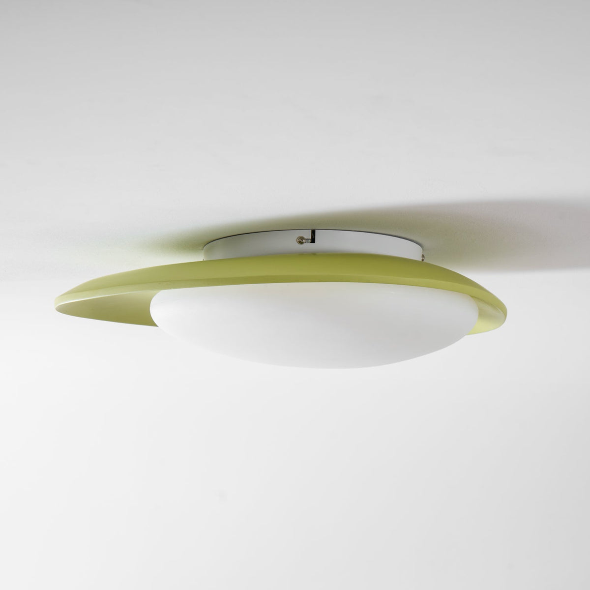 Lampa wisząca Poe z żywicy, kształt owalny, styl nowoczesny i współczesny