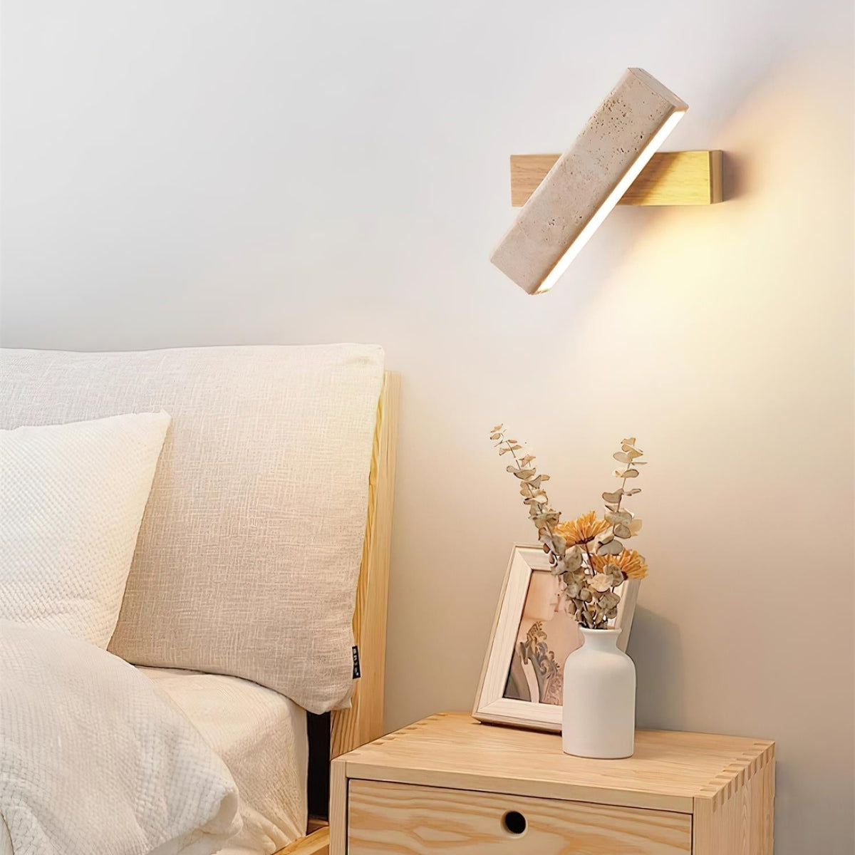 Novra Travertine Rotating Kinkiet