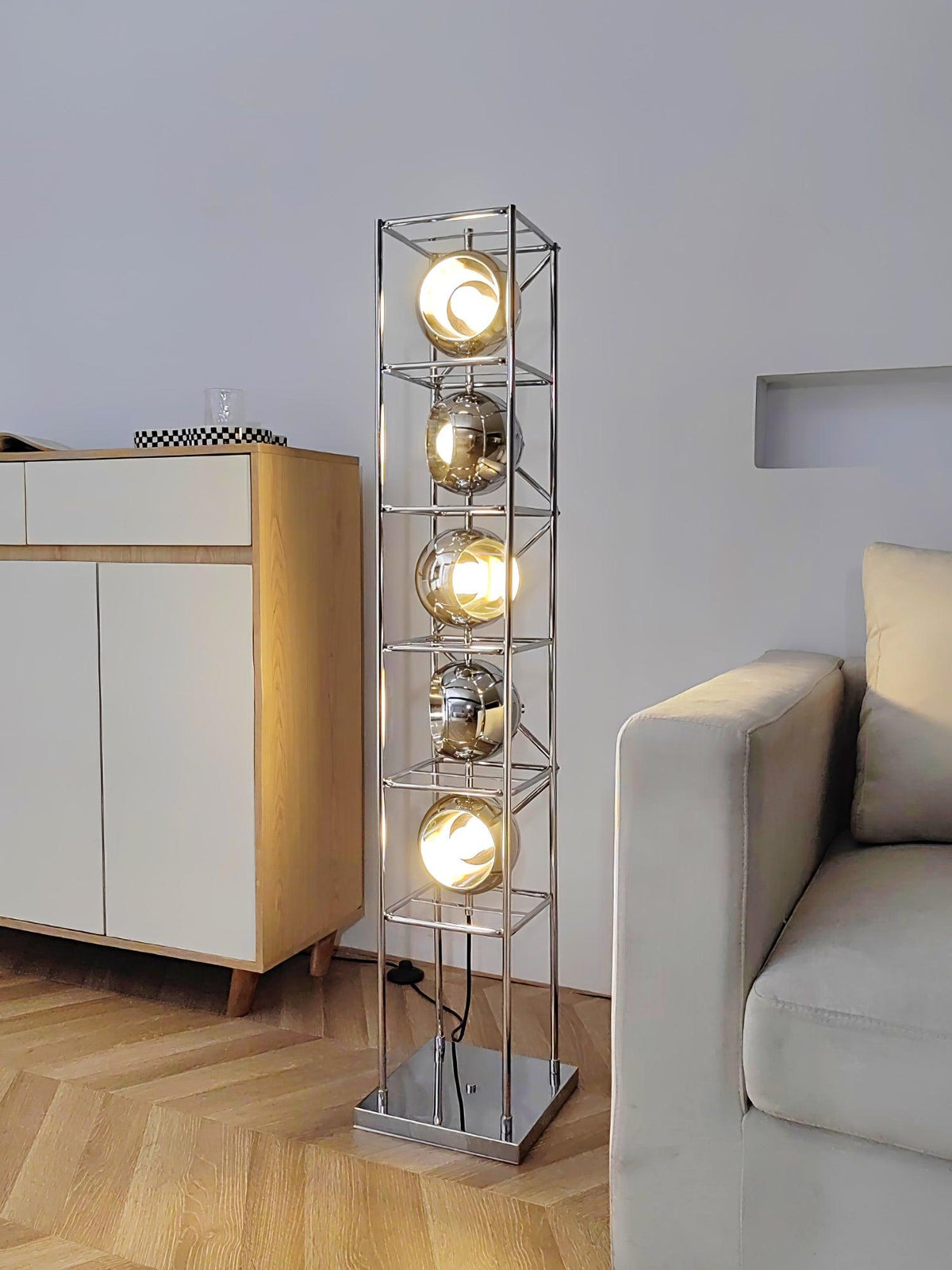 Halvor zewnętrzna lampa stojąca przemysłowa