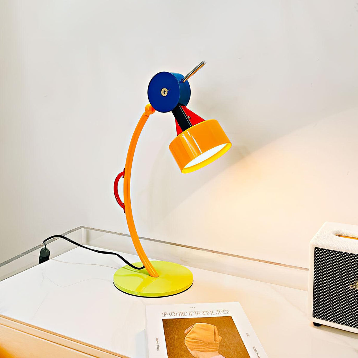 Niraneria artystyczna lampa stołowa z akrylu