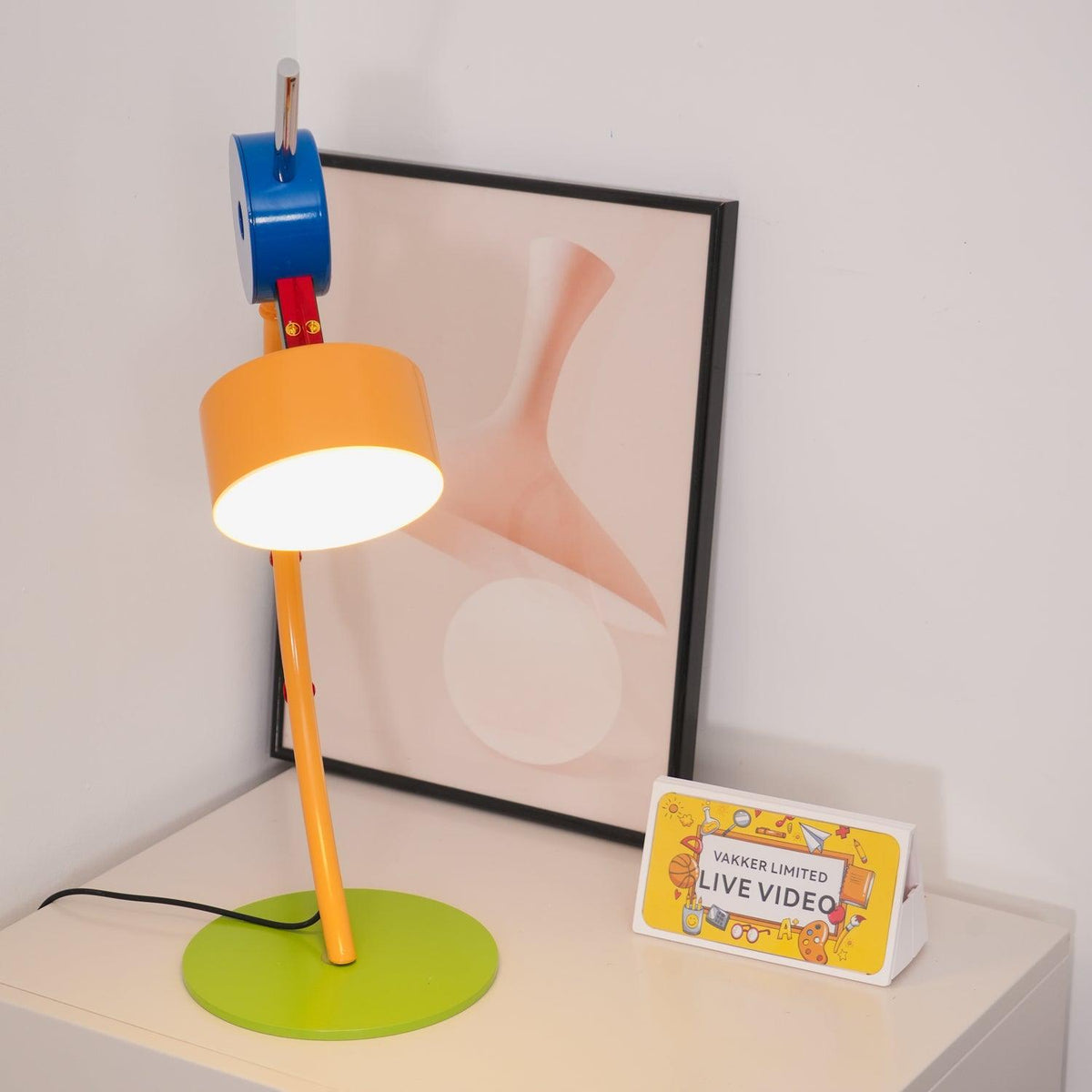 Niraneria artystyczna lampa stołowa z akrylu
