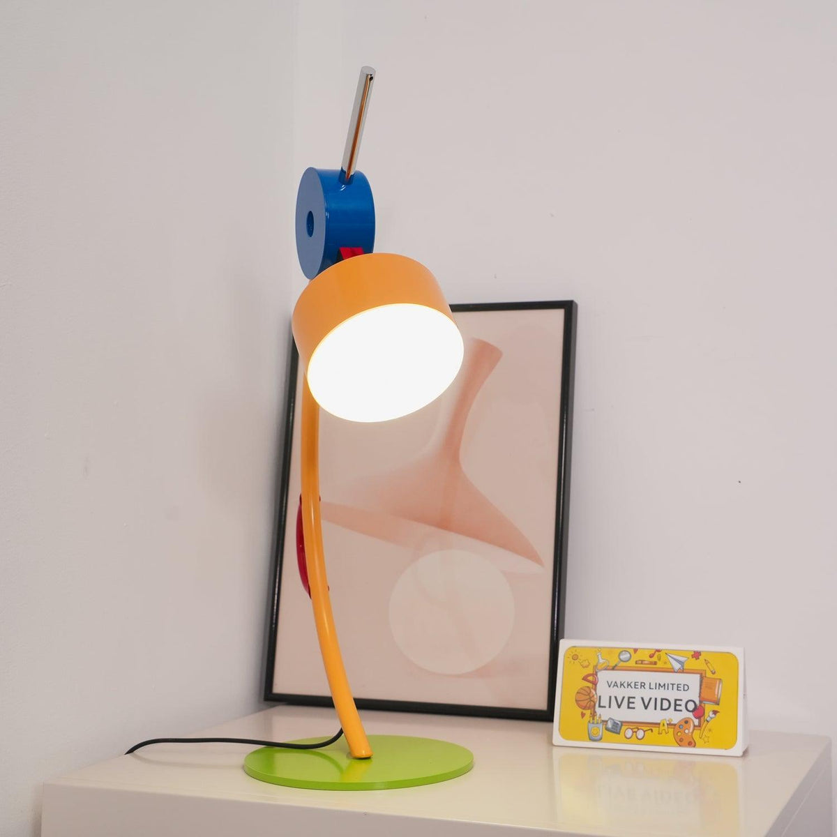 Niraneria artystyczna lampa stołowa z akrylu