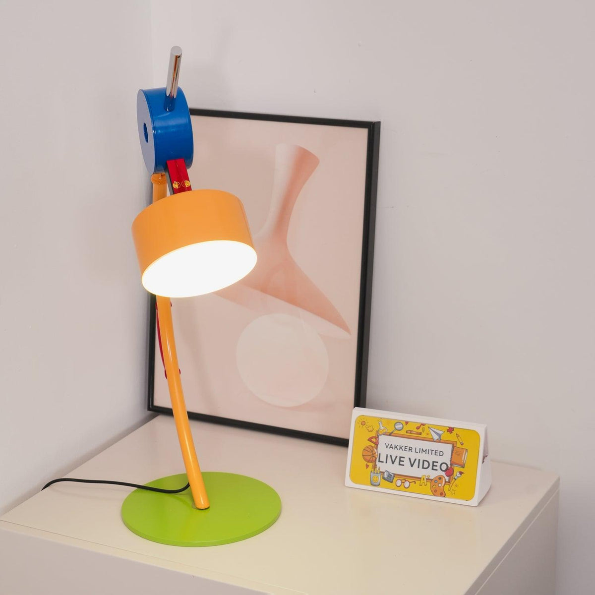 Niraneria artystyczna lampa stołowa z akrylu
