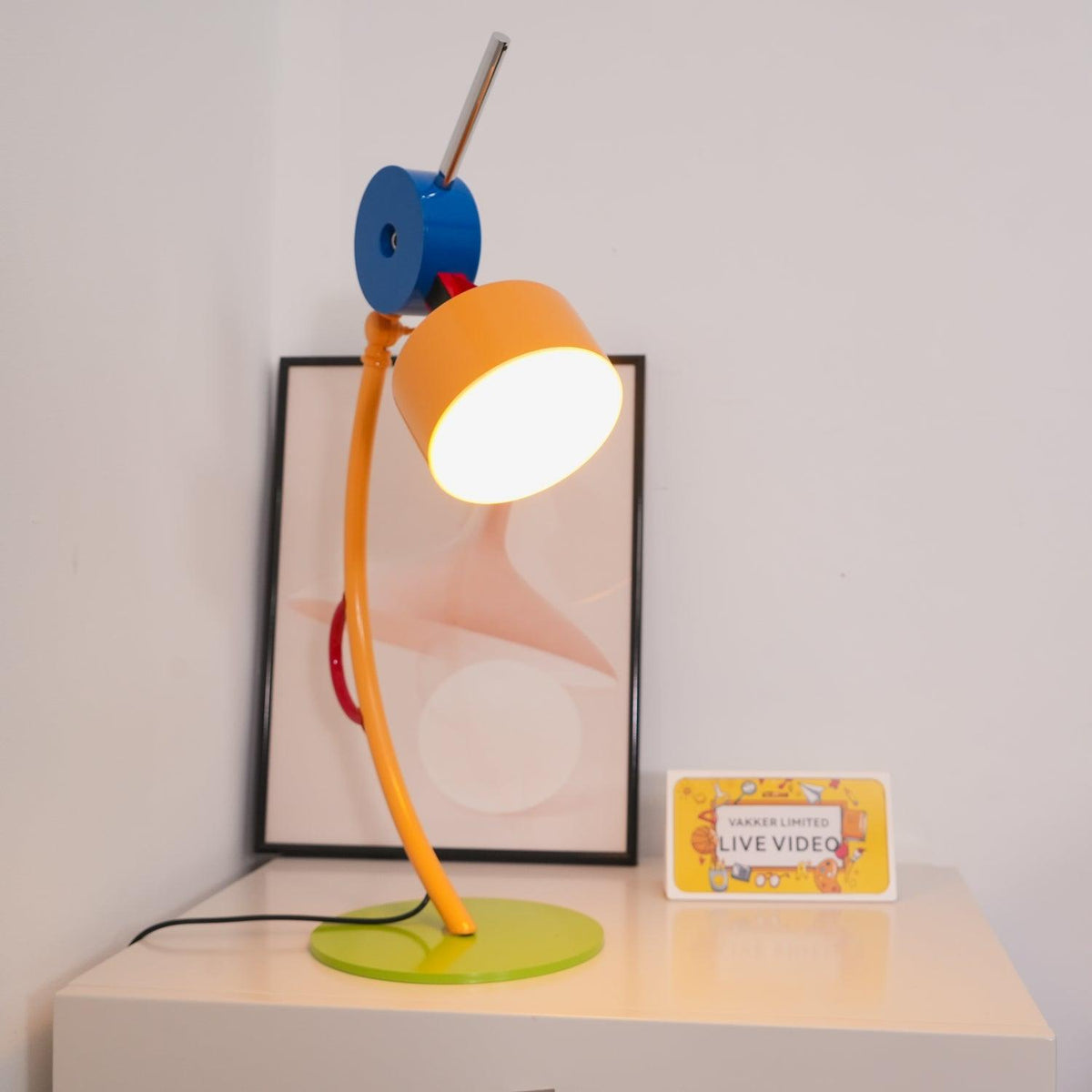 Niraneria artystyczna lampa stołowa z akrylu