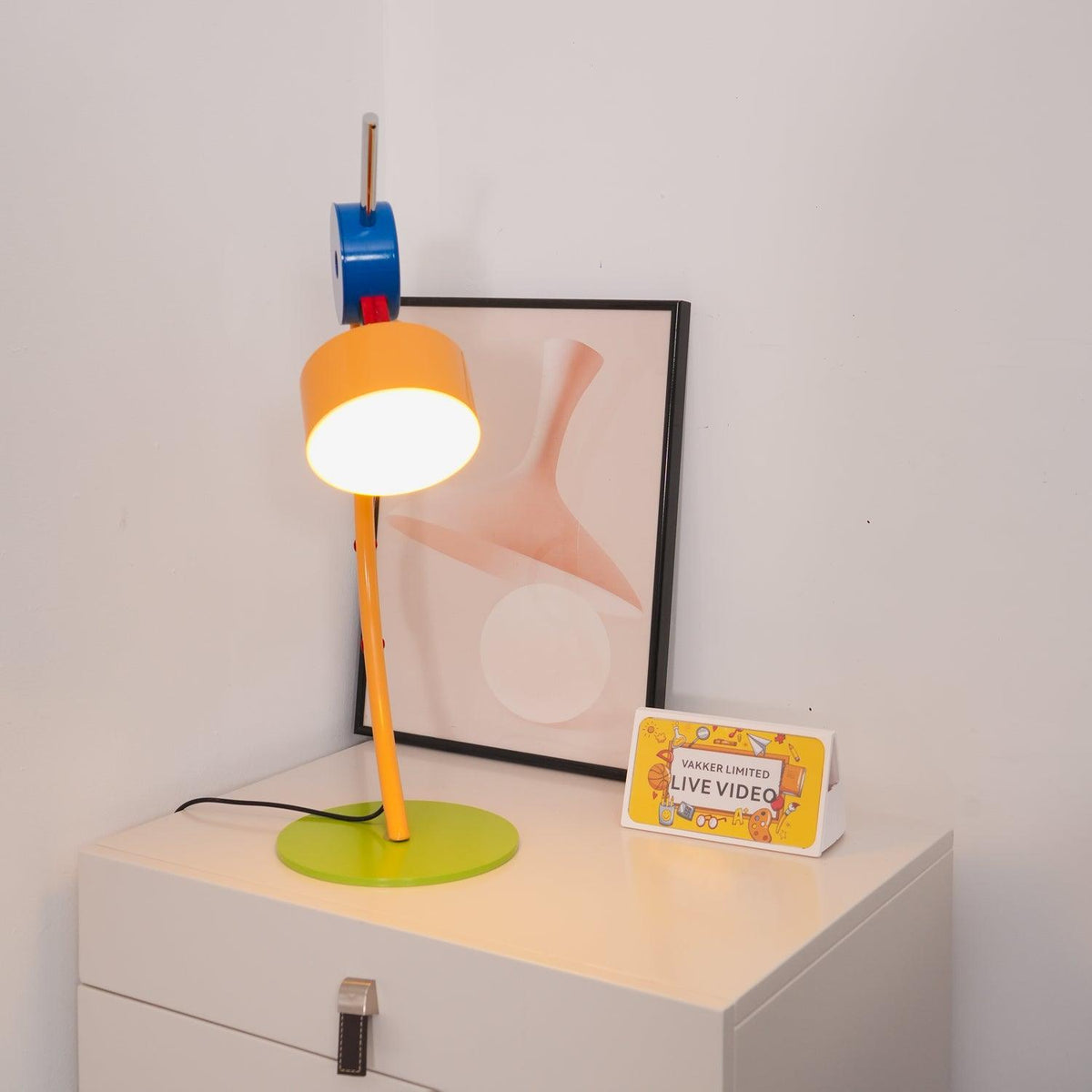Niraneria artystyczna lampa stołowa z akrylu